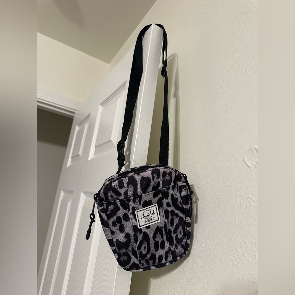 Women’s Herschel Small Cruz Handbag Crossbody Purse - Picture 3 of 7